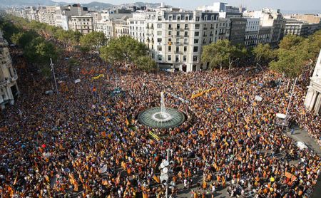 Pla&ccedil;a Catalunya on demonstration day