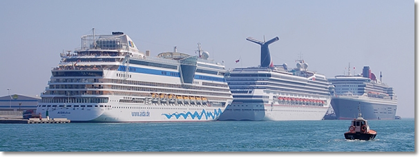 Cruise ships in Barcelona Port